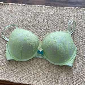 Victoria’s Secret bra